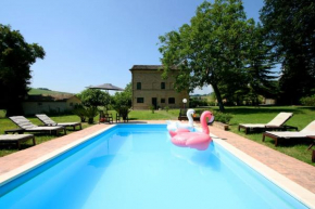 Family friendly chic Italian farmhouse with pool